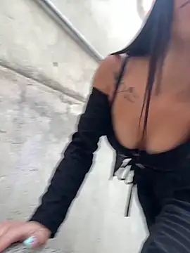 Laura-Khalifa online show from 02/11/25, 10:28