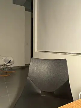 Laura-Khalifa online show from 02/19/26, 06:31