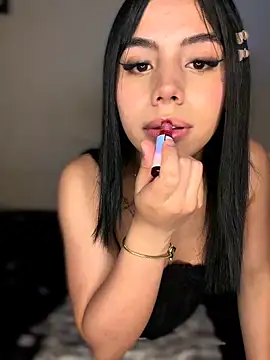 Laura-Khalifa online show from 03/08/26, 07:45