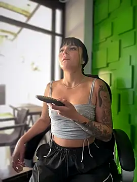 Dulce  Boyd online show from 10/23/25, 01:10