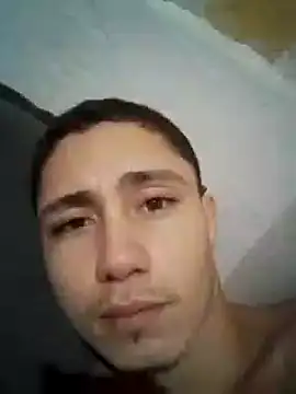 Snapshot of shuelldin chatting on 03/11/25, 09:04 shuelldin online show from 03/11/25, 09:04