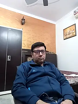 Snapshot of innocentboy1987 chatting on 03/06/25, 06:19 innocentboy1987 online show from 03/06/25, 06:19