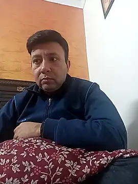 innocentboy1987 online show from 12/18/25, 05:02