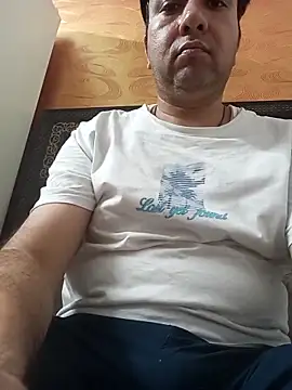 innocentboy1987 online show from 04/23/26, 03:36