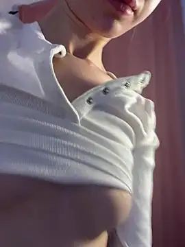 RosieMills online show from 03/10/25, 04:38