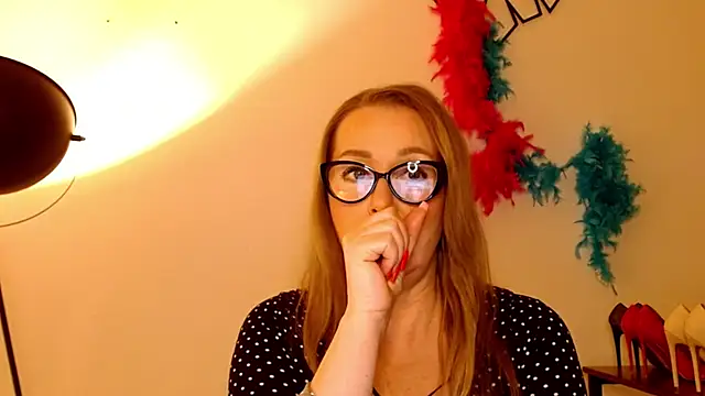 Snapshot of leaxSTAR chatting on 02/20/25, 02:46 leaxSTAR online show from 02/20/25, 02:46