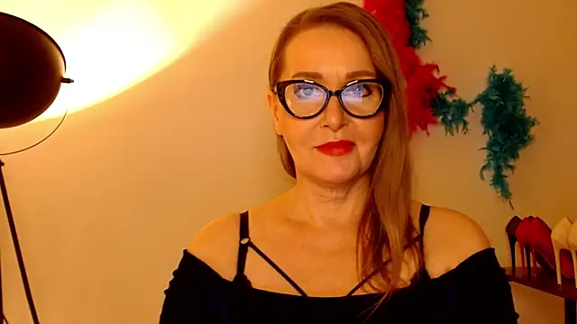 Snapshot of leaxSTAR chatting on 02/25/25, 05:58 leaxSTAR online show from 02/25/25, 05:58