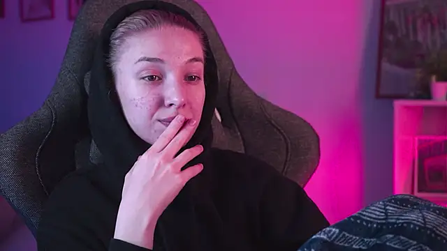 Snapshot of PhilippaAdamas chatting on 02/23/25, 02:51 PhilippaAdamas online show from 02/23/25, 02:51