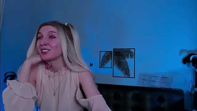 Snapshot of PhilippaAdamas chatting on 03/13/25, 05:43 PhilippaAdamas online show from 03/13/25, 05:43