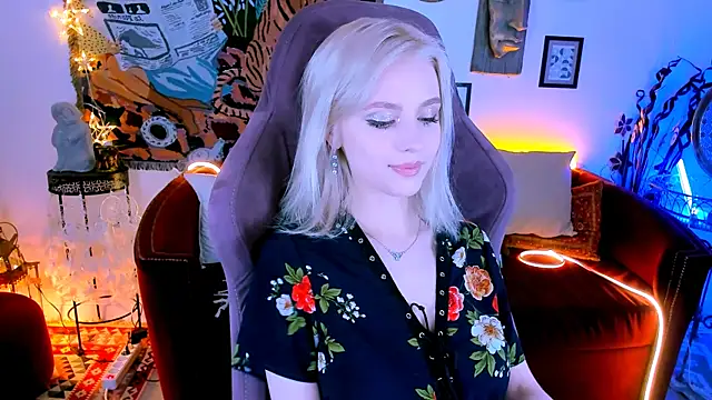 LeonaStane online show from 02/09/25, 05:11