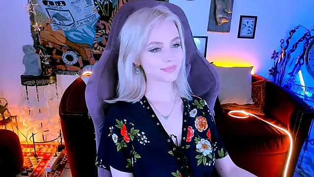 LeonaStane online show from 02/09/25, 08:13