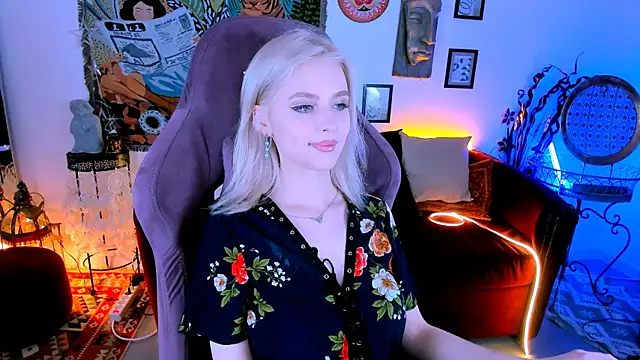 LeonaStane online show from 02/09/25, 11:15