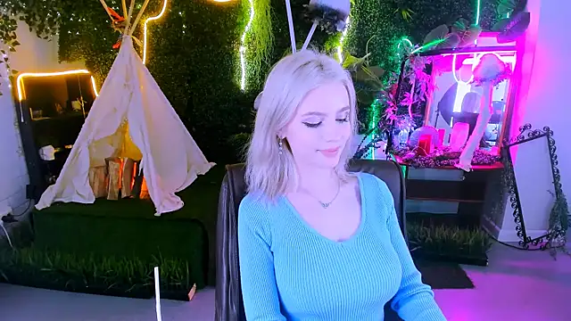 LeonaStane online show from 02/13/25, 08:13