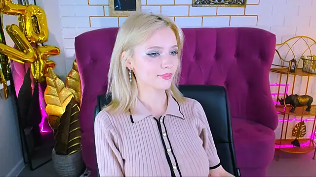 LeonaStane online show from 10/02/25, 04:58