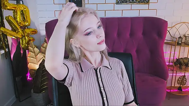 LeonaStane online show from 10/08/25, 04:59