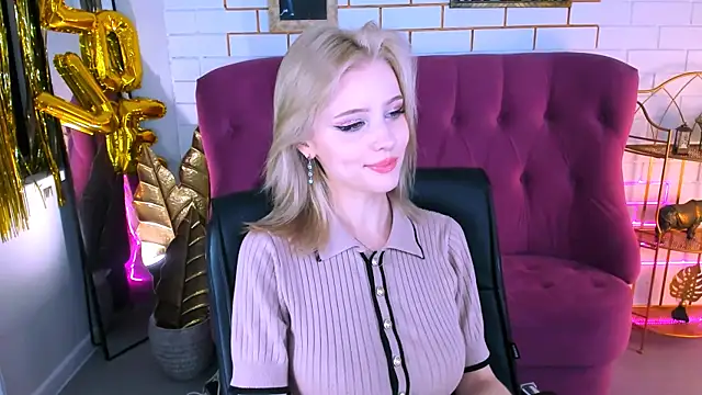 LeonaStane online show from 10/16/25, 05:03