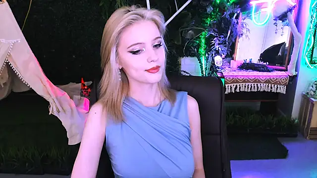 LeonaStane online show from 11/28/25, 05:59