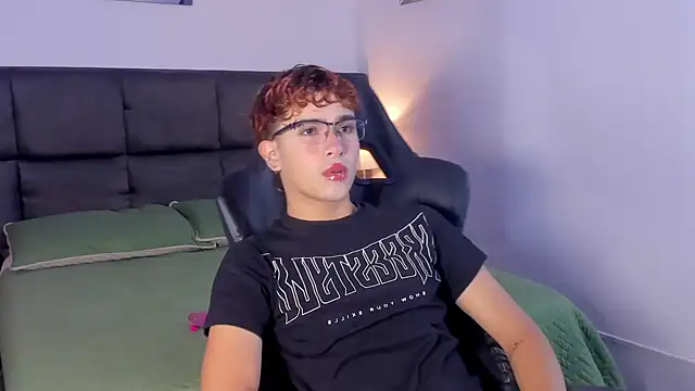 Aiiden 15 online show from 09/16/25, 11:55