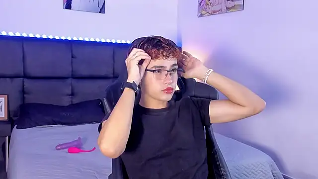 Aiiden 15 online show from 09/26/25, 12:20