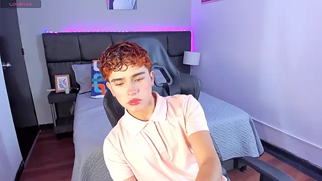 Aiiden 15 online show from 12/15/25, 12:42