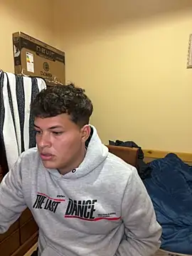 kjccuboy2000 online show from 02/06/25, 10:32