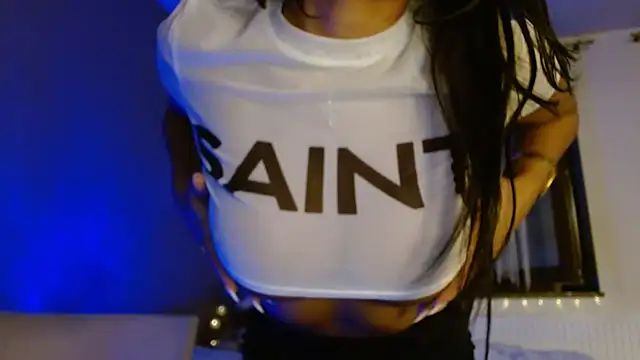 Snapshot of LittleMia_95 chatting on 03/04/25, 04:09 LittleMia 95 online show from 03/04/25, 04:09