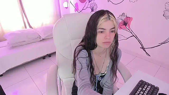 Isabela Fiorelli online show from 09/16/25, 01:45