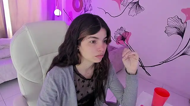 Isabela Fiorelli online show from 04/19/26, 01:32