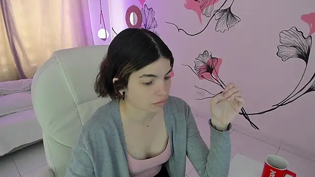 Isabela Fiorelli online show from 04/24/26, 01:13