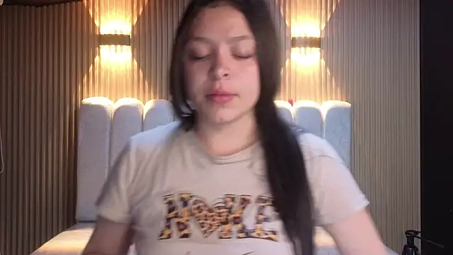 Snapshot of Cute_Angell_ chatting on 04/28/26, 02:27 Cute Angell online show from 04/28/26, 02:27
