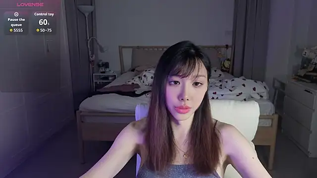 Snapshot of joycemilka chatting on 06/07/26, 01:15 joycemilka online show from 06/07/26, 01:15