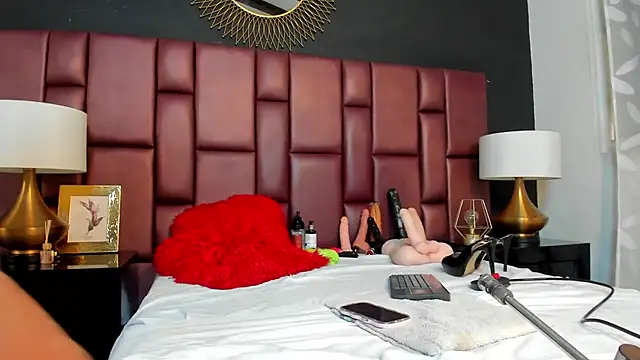 AgathaBladee online show from 02/25/25, 08:09