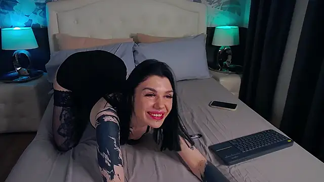 MaeveMoon online show from 10/13/25, 06:08