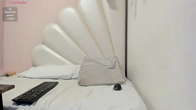 Olivia Stevens online show from 02/28/25, 07:35