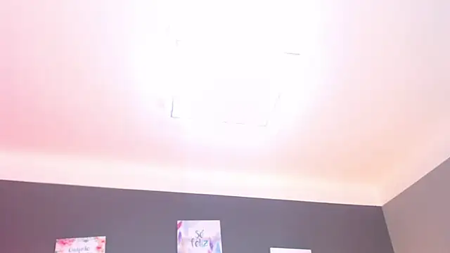 Snapshot of LindaBird chatting on 02/15/25, 12:48 LindaBird online show from 02/15/25, 12:48