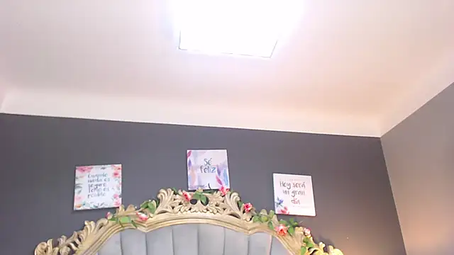 Snapshot of LindaBird chatting on 02/21/25, 10:48 LindaBird online show from 02/21/25, 10:48