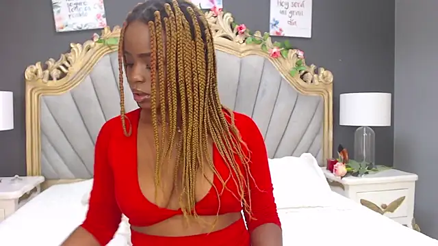 Snapshot of LindaBird chatting on 03/16/25, 05:39 LindaBird online show from 03/16/25, 05:39