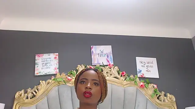 Snapshot of LindaBird chatting on 03/22/25, 10:15 LindaBird online show from 03/22/25, 10:15