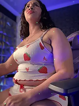 Snapshot of Carola-Ross chatting on 02/22/25, 08:29 Carola-Ross online show from 02/22/25, 08:29