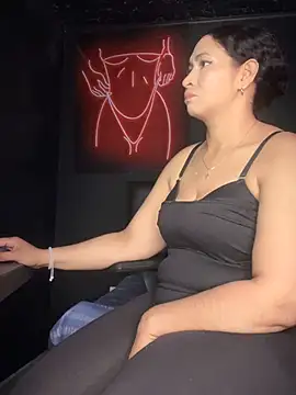 Snapshot of Carola-Ross chatting on 02/25/25, 05:19 Carola-Ross online show from 02/25/25, 05:19