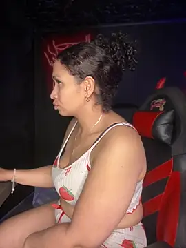 Snapshot of Carola-Ross chatting on 03/03/25, 04:14 Carola-Ross online show from 03/03/25, 04:14