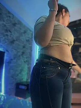 Snapshot of Carola-Ross chatting on 03/06/25, 05:46 Carola-Ross online show from 03/06/25, 05:46