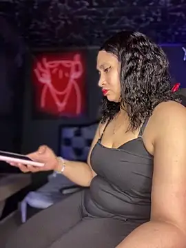 Snapshot of Carola-Ross chatting on 03/08/25, 03:06 Carola-Ross online show from 03/08/25, 03:06