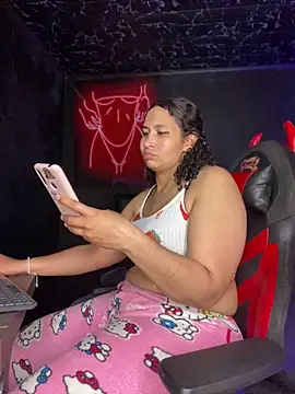 Snapshot of Carola-Ross chatting on 03/08/25, 09:17 Carola-Ross online show from 03/08/25, 09:17