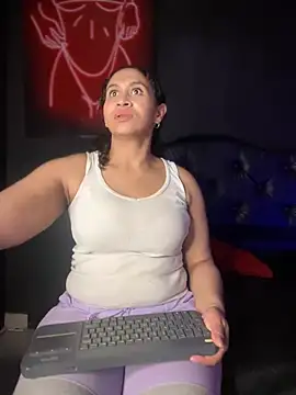 Snapshot of Carola-Ross chatting on 03/18/25, 11:30 Carola-Ross online show from 03/18/25, 11:30