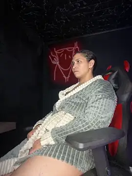 Snapshot of Carola-Ross chatting on 03/21/25, 05:32 Carola-Ross online show from 03/21/25, 05:32