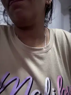 Snapshot of Carola-Ross chatting on 03/23/25, 05:32 Carola-Ross online show from 03/23/25, 05:32