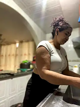 Snapshot of Carola-Ross chatting on 09/13/25, 07:13 Carola-Ross online show from 09/13/25, 07:13