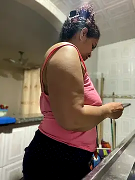 Snapshot of Carola-Ross chatting on 09/14/25, 05:45 Carola-Ross online show from 09/14/25, 05:45