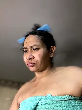 Snapshot of Carola-Ross chatting on 09/20/25, 07:37 Carola-Ross online show from 09/20/25, 07:37